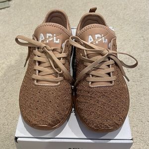 NEW never worn APL techloom phantom